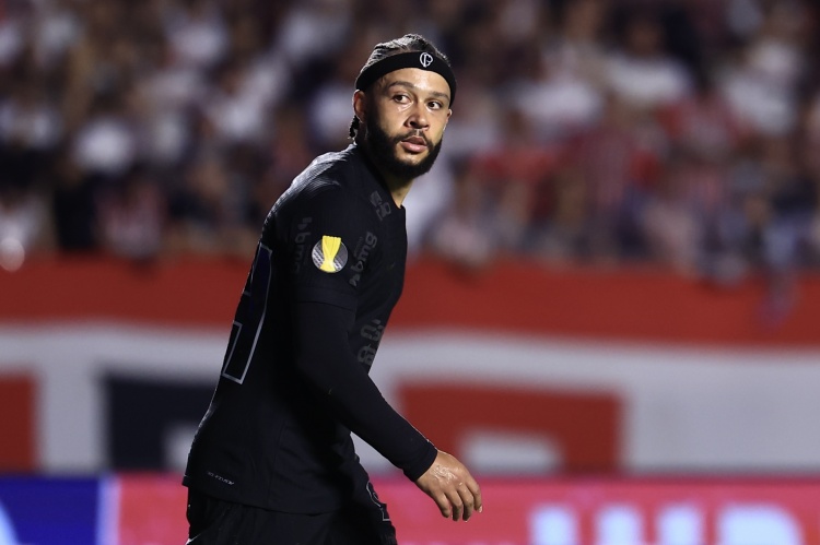 他对续约持, 问题, 其他球员并 他对续约持, 问题, 其他球员并